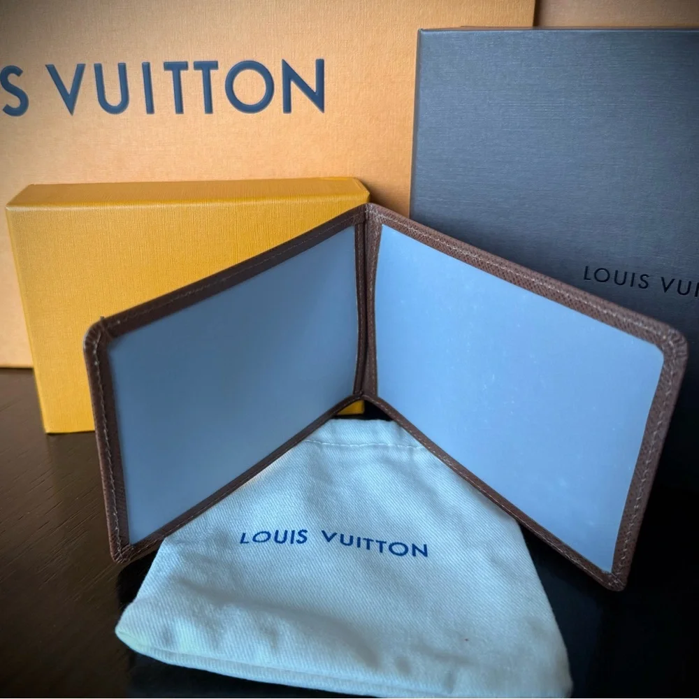 Louis Vuitton Leather Card Holder - Picture 4 of 6